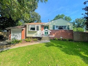 Building Photo - 4960 Clover St