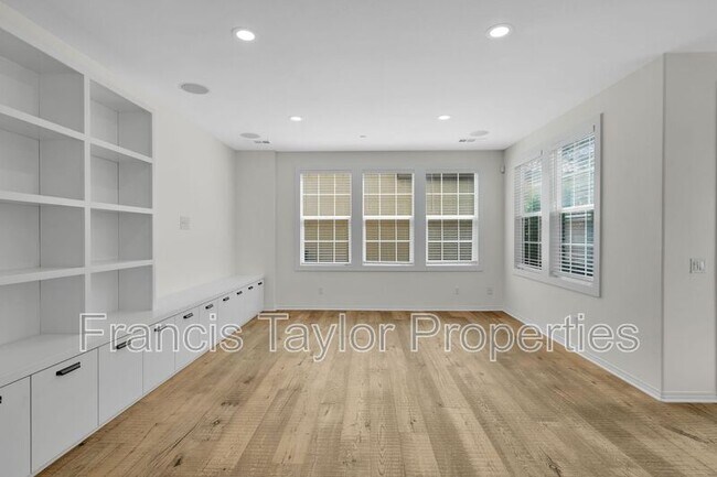 Building Photo - 3615 Glen Ave
