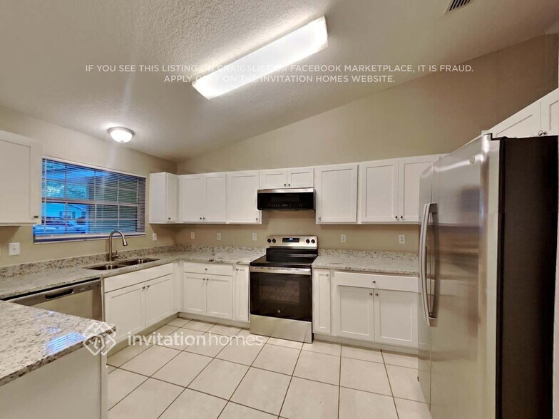 Building Photo - 607 Hamlet Ct