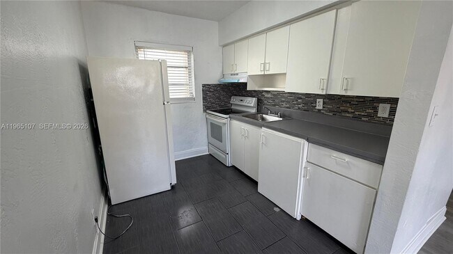 Building Photo - 6300 Miramar Pkwy