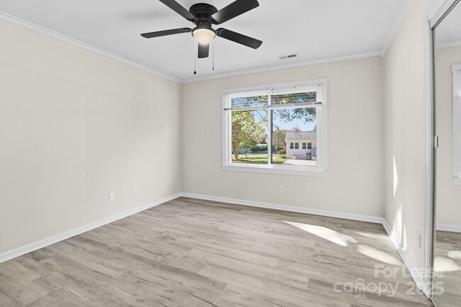 Building Photo - 7605 Bramblewood Dr