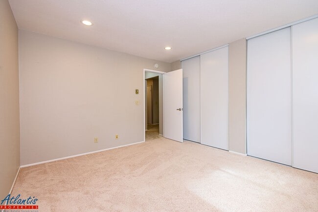 Building Photo - Dixon Landing Condo | Remodeled Kitchen | ...