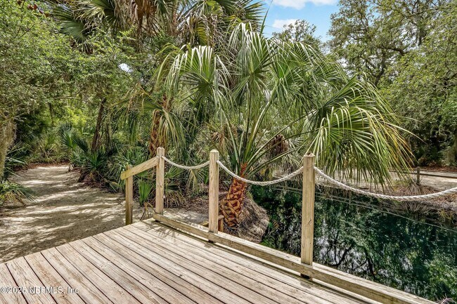 Building Photo - 426 Beachside Pl
