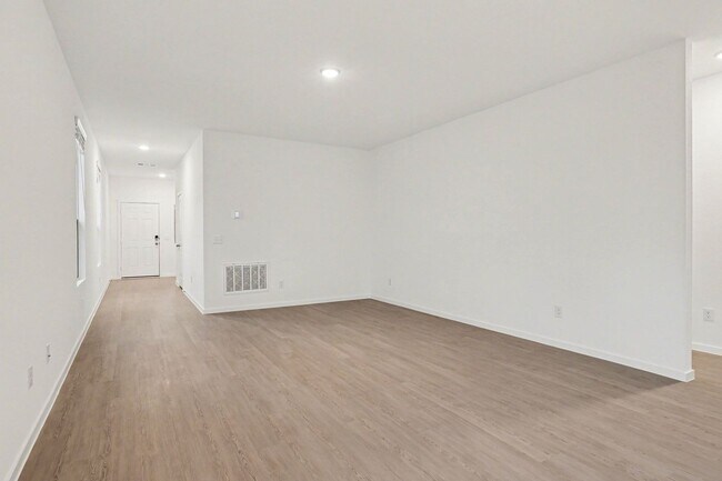 Building Photo - BRAND NEW - NEVER LIVED IN 4 bedroom - 2 1/2 bath in The Pines at Seven Coves