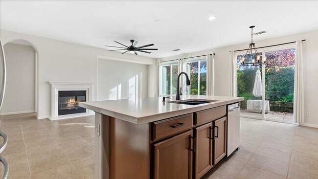 Building Photo - 1528 Morning Glory Ln