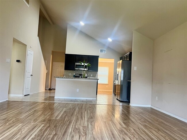 Building Photo - 1810 Bravos Manor Ln