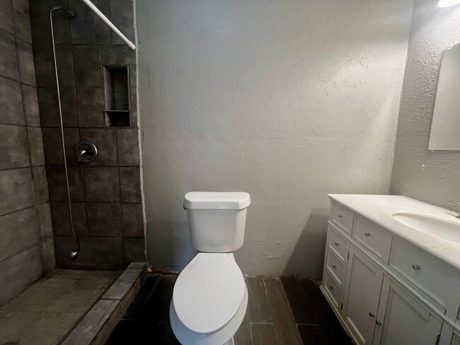 Building Photo - 3 Bedroom in Slaton