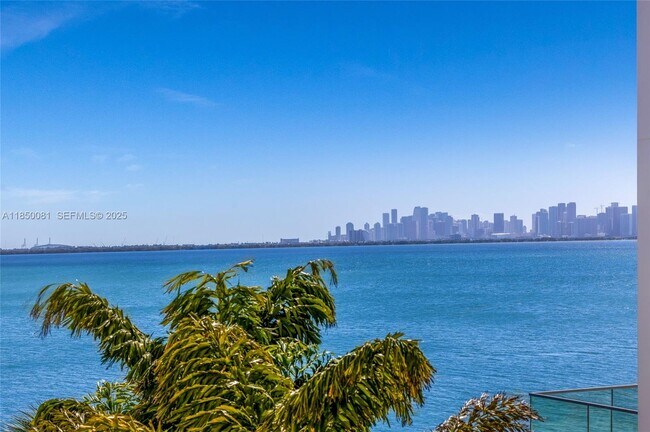 Building Photo - 1880 S Treasure Dr