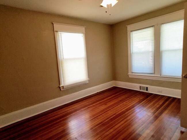 Building Photo - 1501 7th St SE