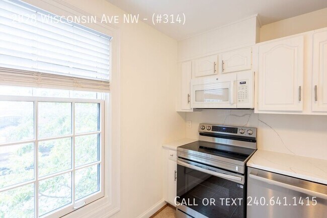 Building Photo - 2828 Wisconsin Ave NW