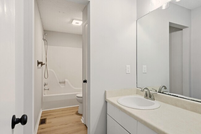 Building Photo - 90 Park St