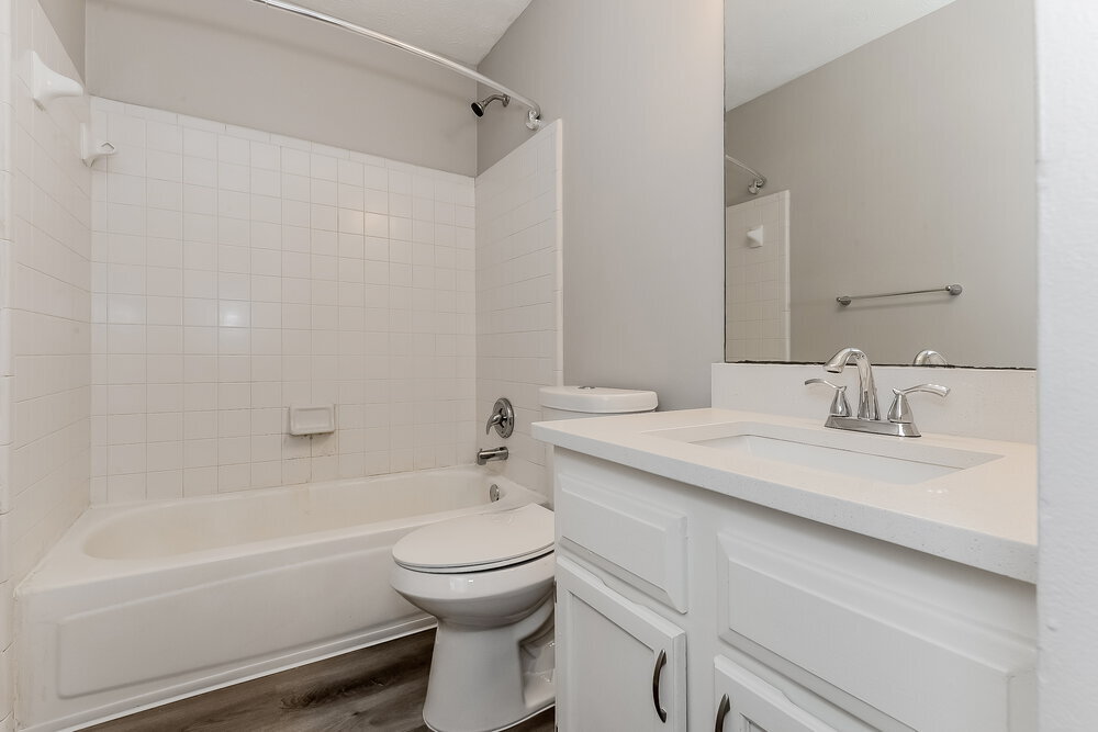 Building Photo - 2092 Wedgewood Dr