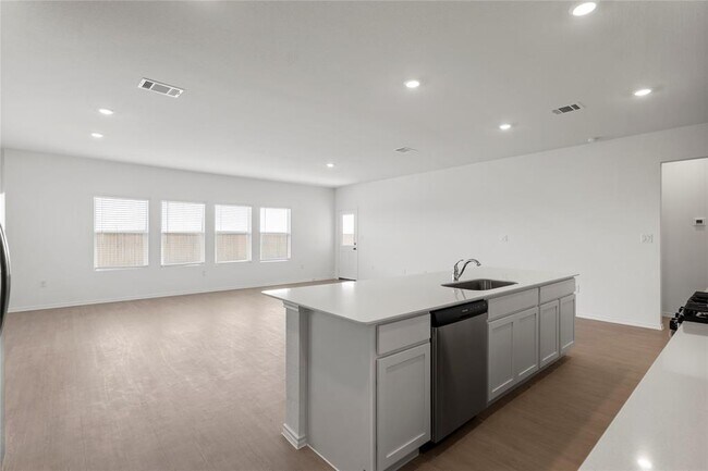 Building Photo - 110 Miglia St