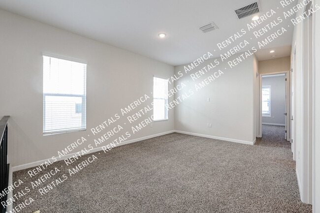 Building Photo - Desirable Community of Arabella