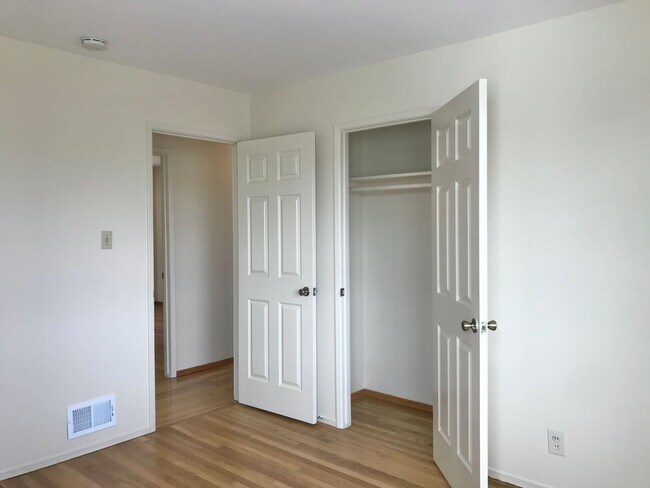 Building Photo - Delightful SSF 3 bed/2 bath Home