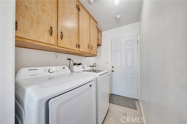 Building Photo - 1345 S Jellick Ave