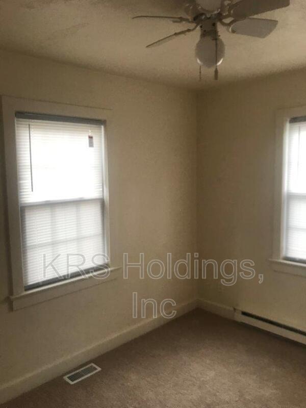 Building Photo - 211 Maycox Ave
