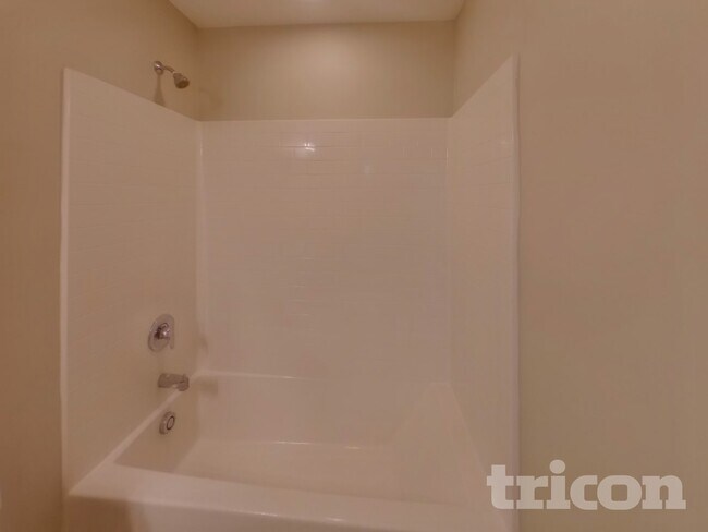 Building Photo - 108 Dalston Rd