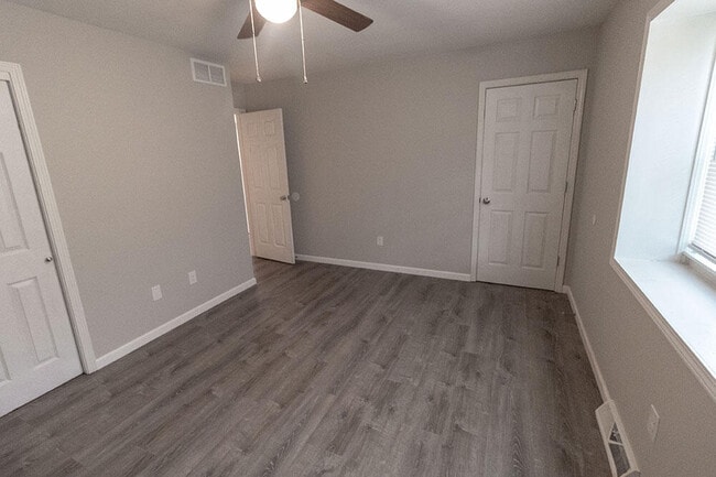 Building Photo - 6108 E St Charles Rd