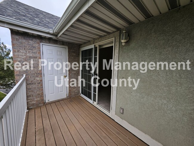 Building Photo - Orem Condo Top Floor Pet Friendly