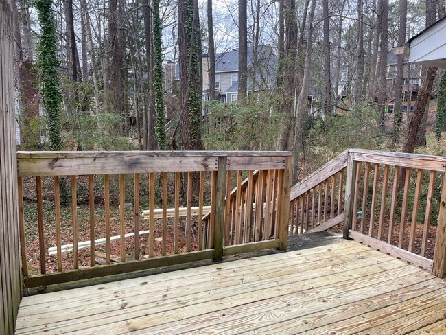 Building Photo - 6909 Glendower Rd