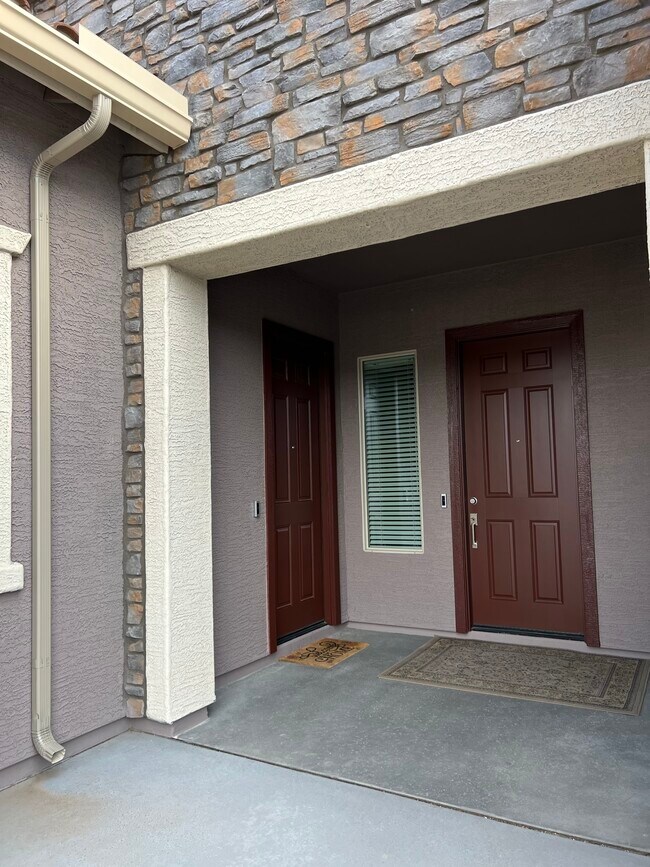 Building Photo - 19605 W Cheery Lynn Rd