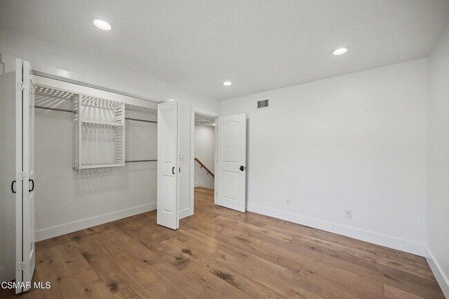 Building Photo - 1292 Brookview Ave