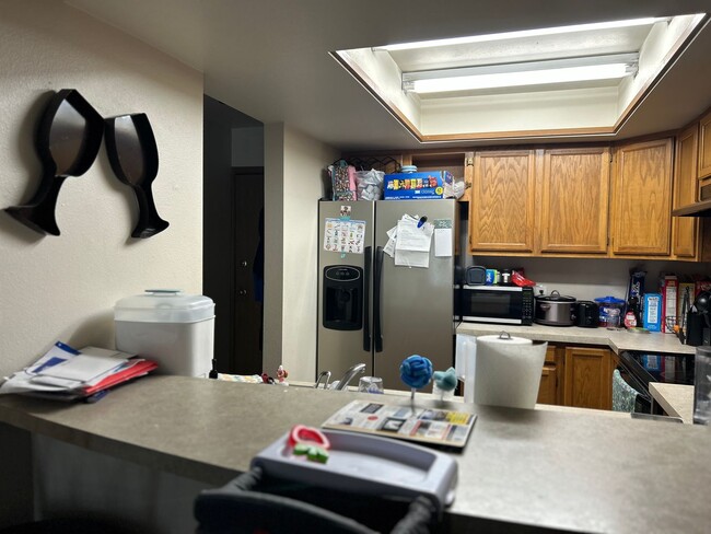 Building Photo - Century 21 Gold Rush - 3 bed, 2 bath (Fair...