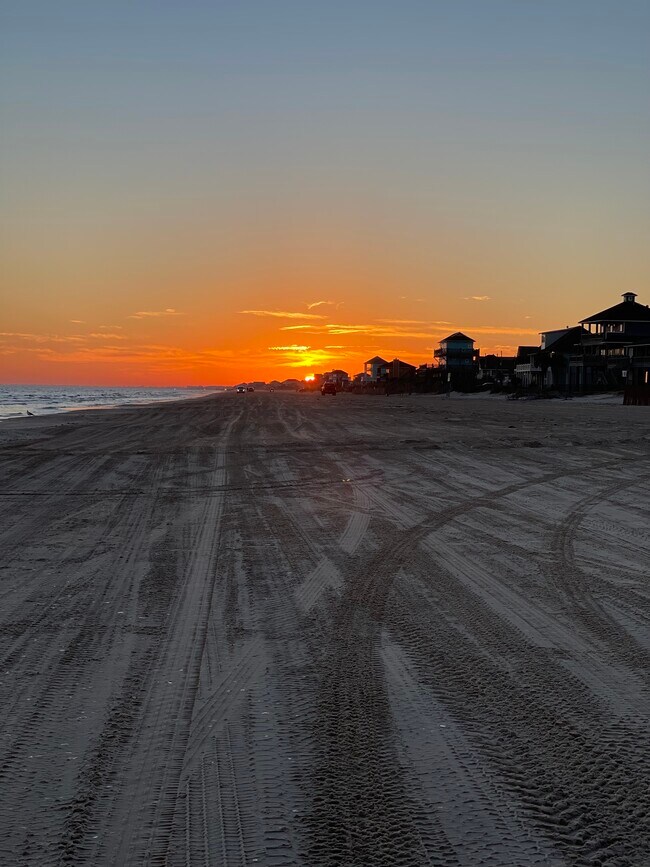 Building Photo - 971 Kent Dr