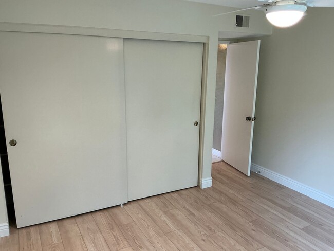Building Photo - Charming 4 Bedroom 2 Bath 2 Story Home in ...