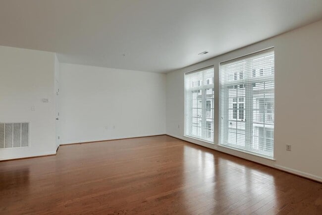 Building Photo - 3030 Meridian Cmns