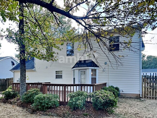 Building Photo - 3402 Mayhurst Dr