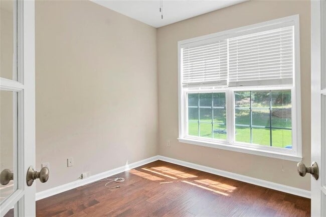 Building Photo - 440 Bayswater Way