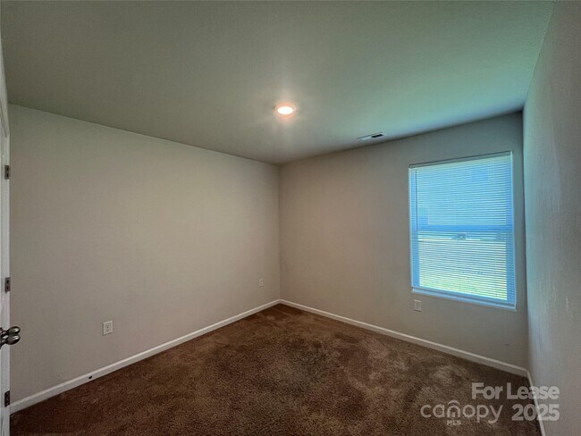 Building Photo - 1228 Phifer Rd