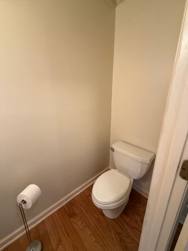 Building Photo - Elon