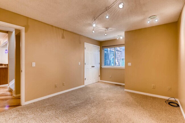 Building Photo - 2865 S Dayton Way
