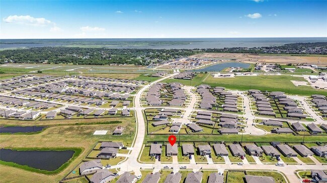 Building Photo - 14734 Sweetwater Dr