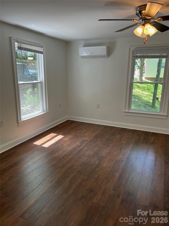 Building Photo - 346 Nesbit Ave