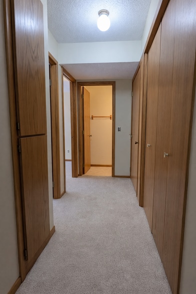 Building Photo - 10563 Martin St NW