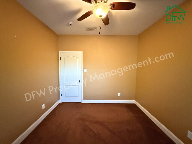 Building Photo - Beautiful 4 Bedroom 2.5 Bathroom Home for Lease in Grand Prairie, TX