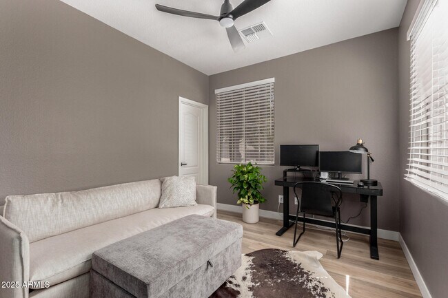 Building Photo - 10502 E Posada Ave