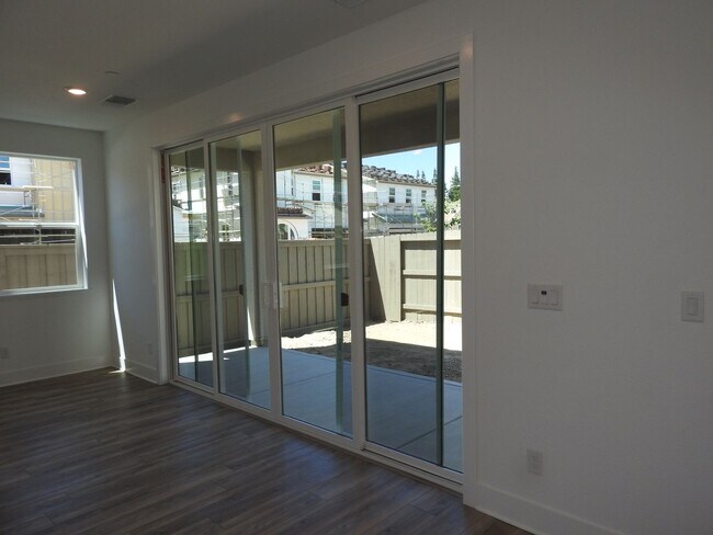 Building Photo - Brand New Smart Home in Granite Bay Beauty With Solar!!