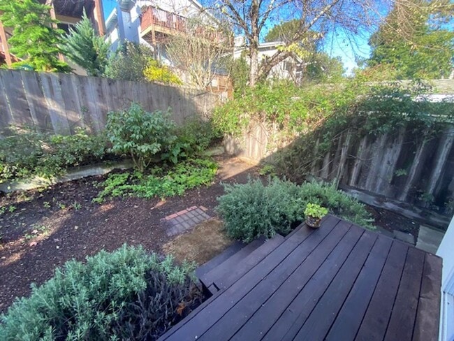 Building Photo - Charming Monterey Home