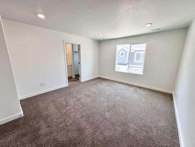 Building Photo - 1388 S 3600 E