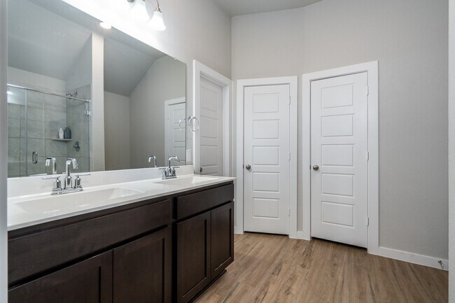 Building Photo - 17568 Rosewood Manor Ln