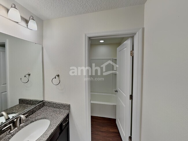 Building Photo - 413 Crestrun Loop