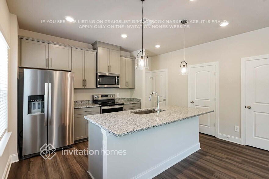 Building Photo - 100 Maybrook Dr