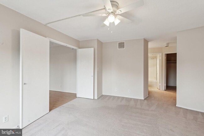 Building Photo - 8340 Greensboro Dr