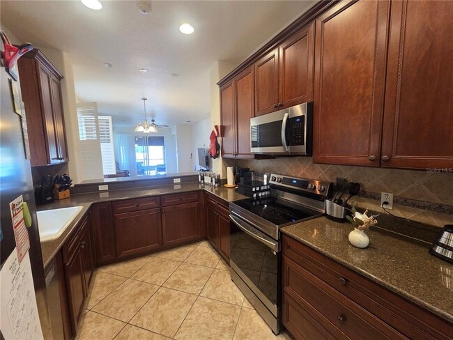 Building Photo - 2435 Palm Tree Dr