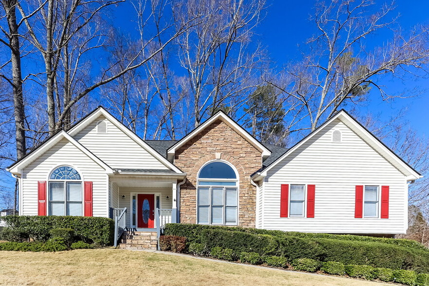 Primary Photo - 352 Carriage Ln